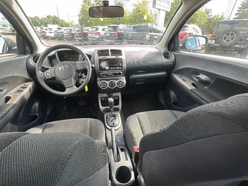 Used 2011 Scion xD FWD image 11