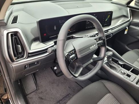 New 2026 Kia Sorento LX FWD image 9