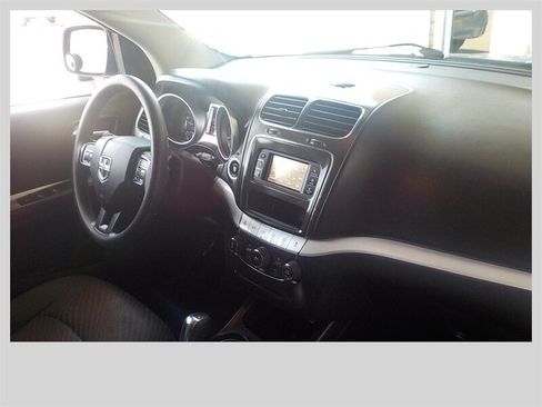 Used 2015 Dodge Journey SXT w/ Flexible Seating Group FWD image 19