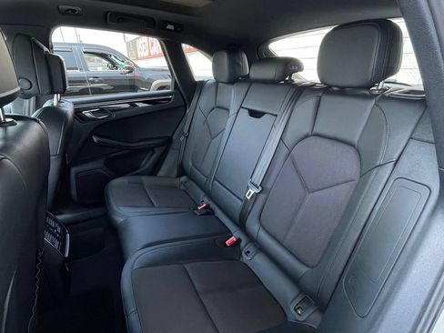 Used 2023 Porsche Macan AWD/4WD image 22