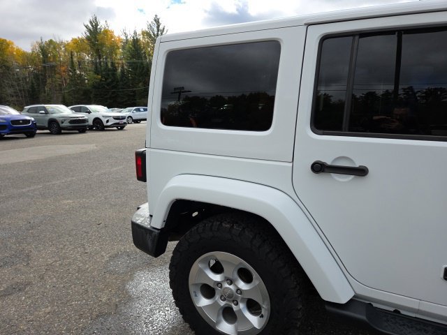 Used 2015 Jeep Wrangler Unlimited Sahara w/ Connectivity Group AWD/4WD image 30