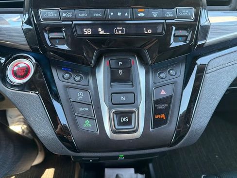 Used 2022 Honda Odyssey Elite image 13