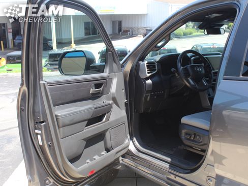Used 2025 Toyota Tundra SR5 AWD/4WD image 10