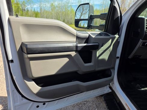 Used 2021 Ford F550 4x4 Regular Cab Super Duty image 16
