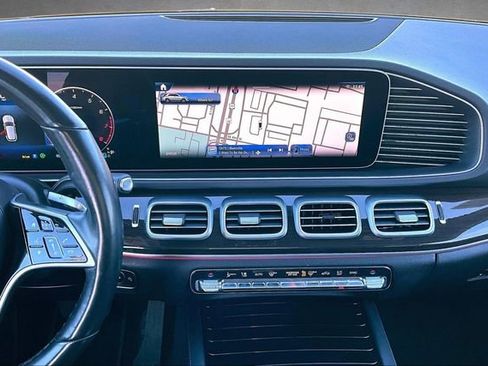 Used 2024 Mercedes-Benz GLE 350 GLE 350 w/ 3rd Row Seat Package image 4