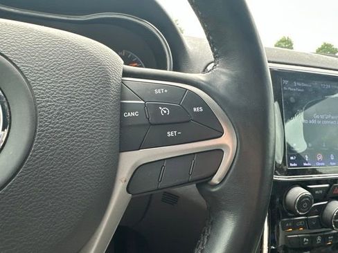 Used 2019 Jeep Grand Cherokee Altitude AWD/4WD image 22