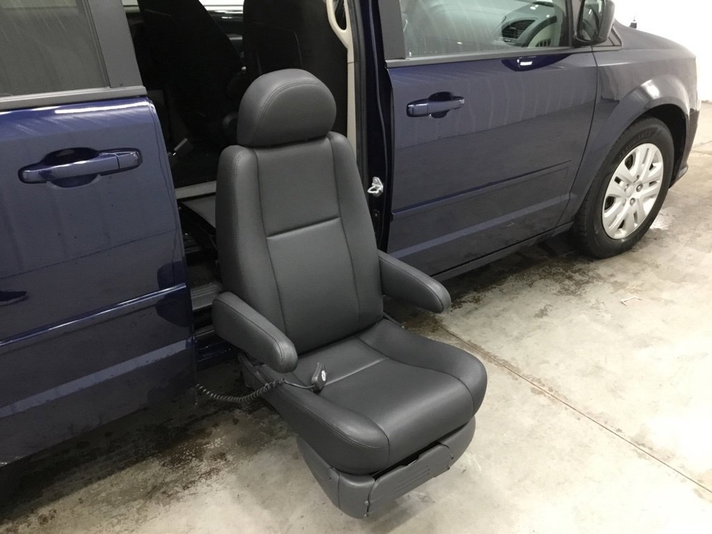 Used 2017 Dodge Grand Caravan SE w/ Power Window Group FWD image 17