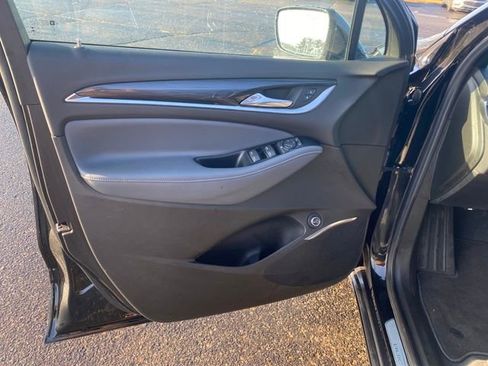 Certified 2022 Buick Enclave Essence w/ Trailering Package, 5000 lbs. image 18