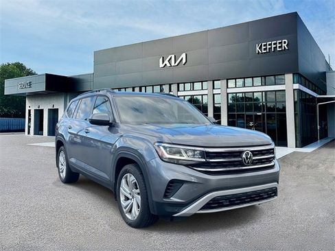 Used 2023 Volkswagen Atlas SE w/ Panoramic Sunroof Package image 2