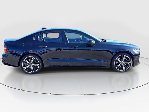 Used 2024 Volvo S60 B5 Core AWD/4WD image 4