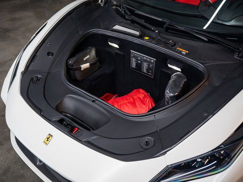 Used 2022 Ferrari F8 Tributo RWD image 22