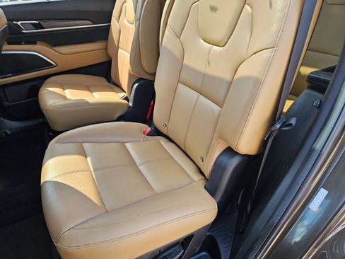 Used 2022 Kia Telluride SX w/ Towing Package FWD image 29