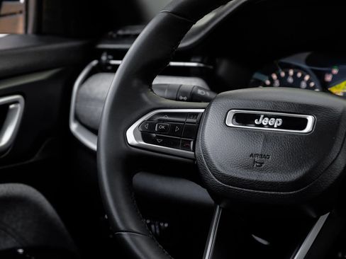 Used 2023 Jeep Compass Latitude w/ Sun and Sound Group image 25