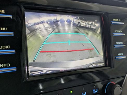 Used 2018 Toyota Camry LE FWD image 14