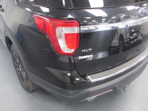Used 2018 Ford Explorer XLT w/ Equipment Group 202A AWD/4WD image 12