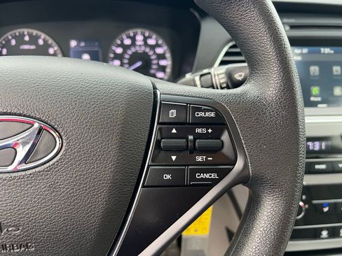 Used 2017 Hyundai Sonata SE FWD image 37
