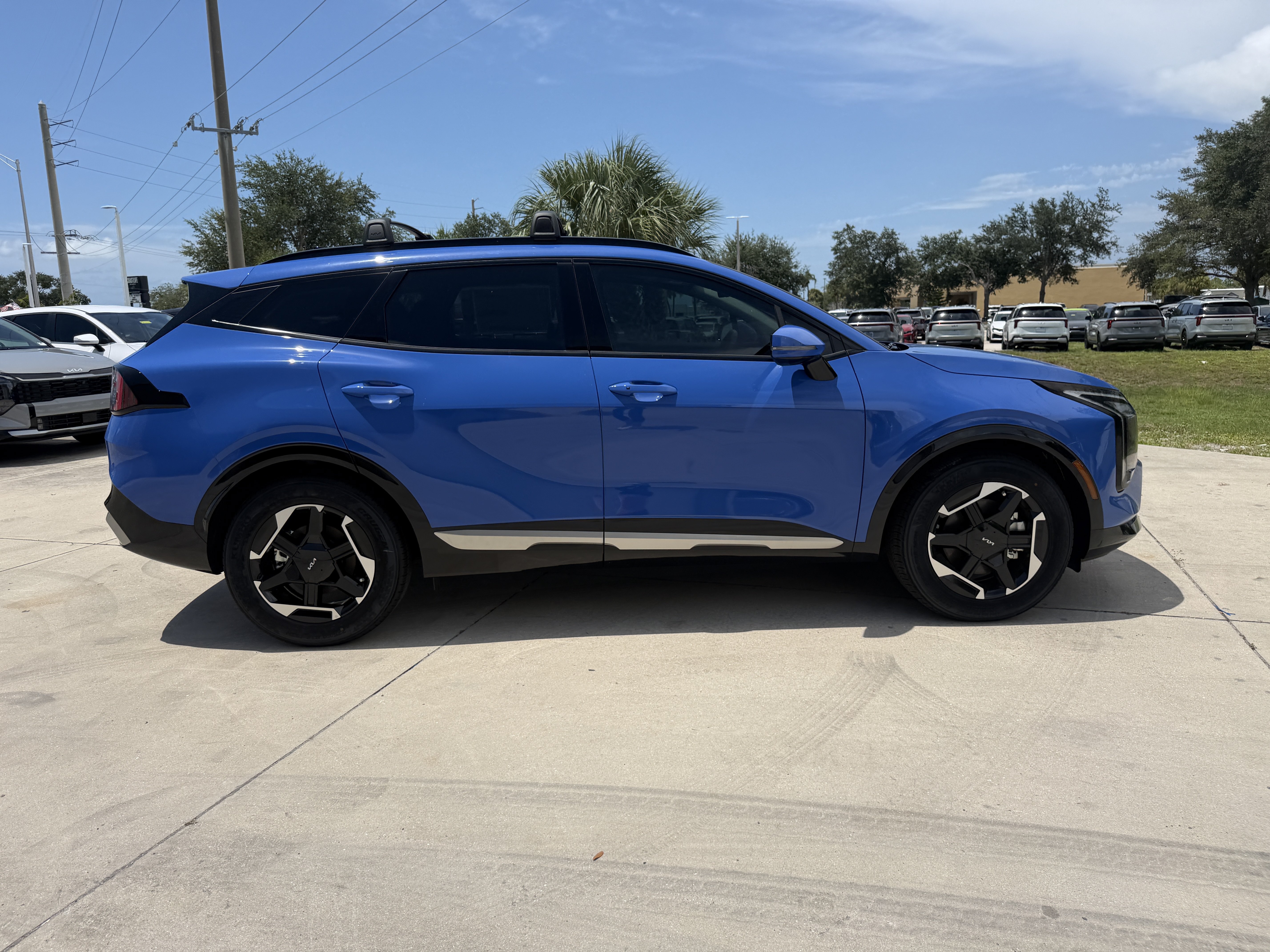 New 2026 Kia Sportage SX FWD image 2