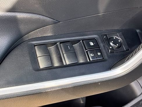 Used 2023 Toyota RAV4 LE AWD/4WD image 13