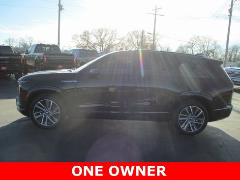 Used 2026 Cadillac Vistiq Sport w/ LPO, Floor Liner Package image 8