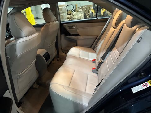 Used 2017 Toyota Camry XLE w/ Moonroof Package FWD image 11