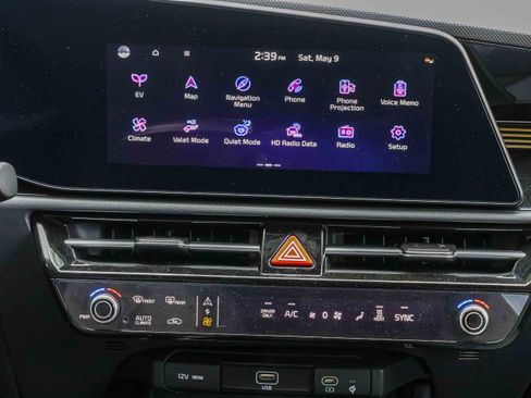 Certified 2025 Kia Niro Wind w/ Wind Preserve Package FWD image 15