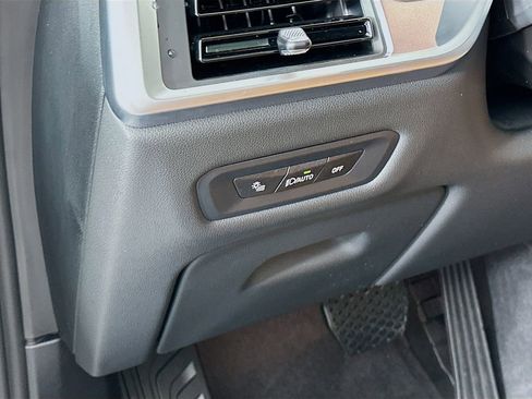 Used 2026 BMW X5 xDrive40i w/ Climate Comfort Package image 12