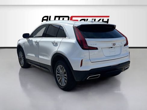 Used 2024 Cadillac XT4 Premium Luxury w/ Cold Weather Package FWD image 5