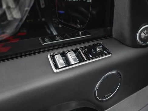 Used 2020 Land Rover Range Rover Sport SVR image 34