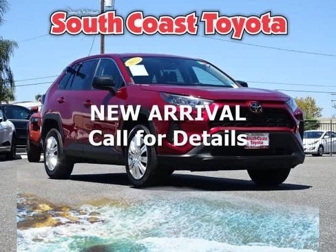 Used 2022 Toyota RAV4 LE FWD image 1