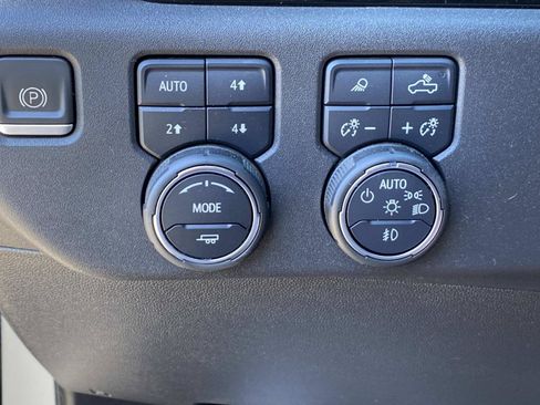 Used 2023 Chevrolet Silverado 1500 ZR2 AWD/4WD image 23