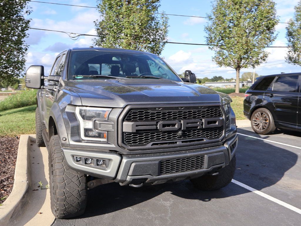 Used 2017 Ford F150 Raptor w/ Equipment Group 802A Luxury AWD/4WD image 4