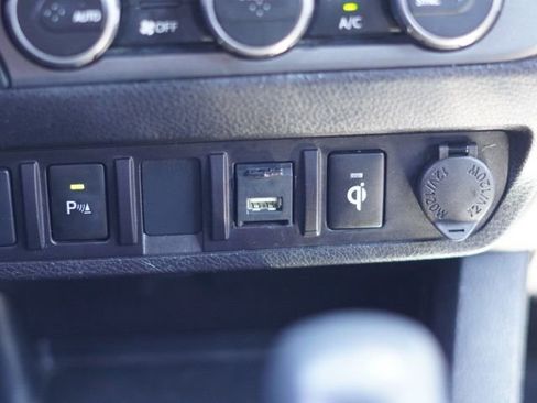 Used 2023 Toyota Tacoma TRD Sport w/ Technology Package AWD/4WD image 32