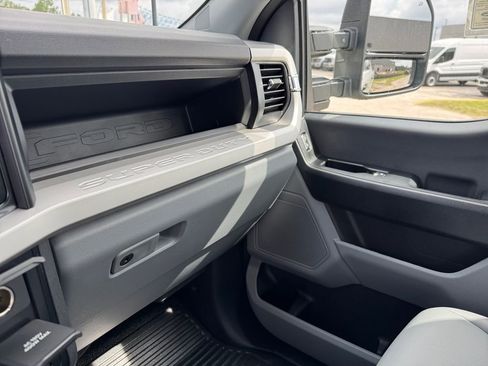 New 2026 Ford F250 XL image 28