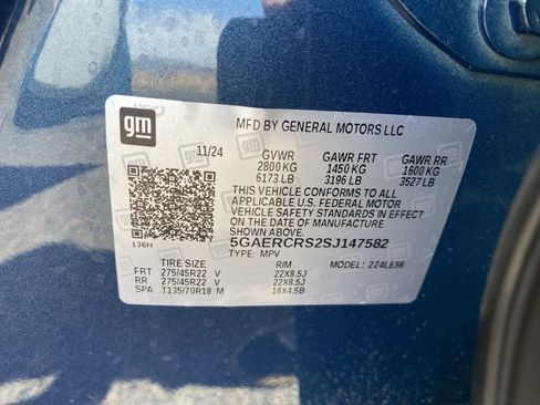 Used 2025 Buick Enclave Avenir FWD image 33