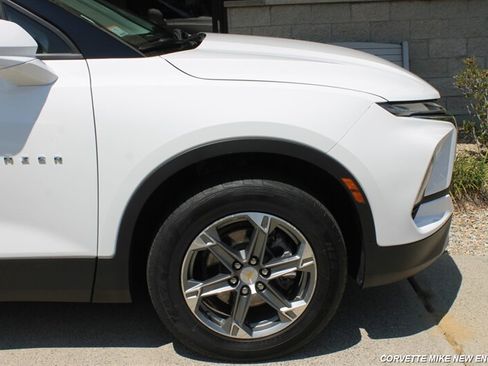 Used 2023 Chevrolet Blazer LT AWD/4WD image 8