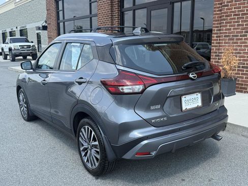 Used 2023 Nissan Kicks SV w/ Interior Electronics Package FWD image 4