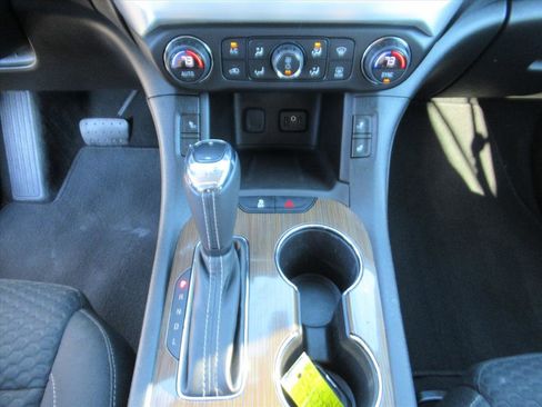 Used 2019 GMC Acadia SLE image 23