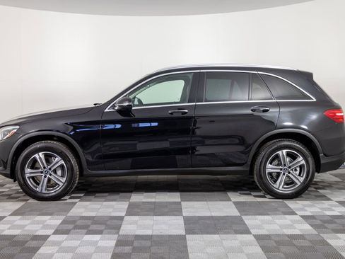 Used 2019 Mercedes-Benz GLC 300 4MATIC w/ Premium Package image 4