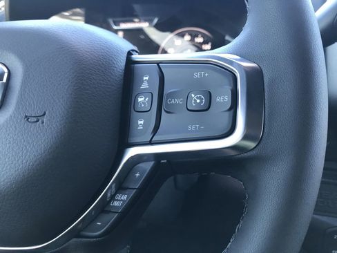 New 2025 RAM 2500 Laramie AWD/4WD image 39