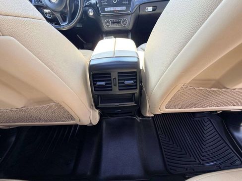 Used 2017 Mercedes-Benz GLS 450 4MATIC image 35