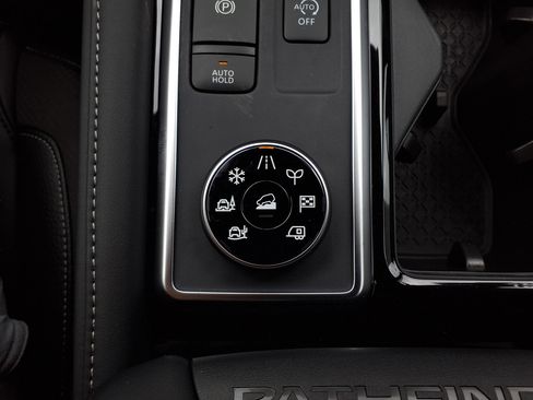 New 2026 Nissan Pathfinder SL AWD/4WD image 21