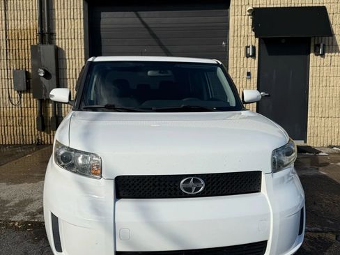 Used 2010 Scion xB image 2