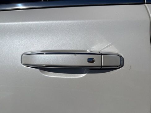 Used 2019 GMC Yukon XL Denali w/ Denali Ultimate Package image 10