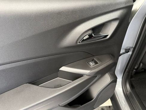 New 2026 Chevrolet Trax LS w/ LS Convenience Package FWD image 18