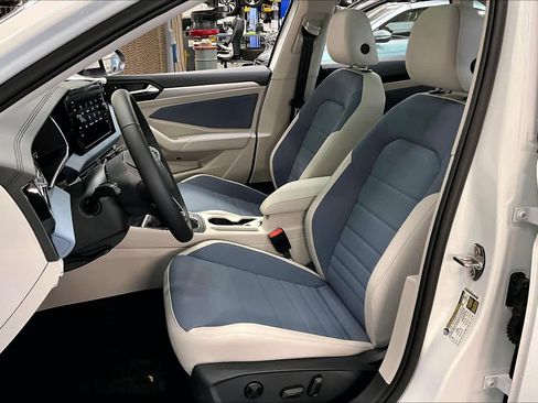 New 2026 Volkswagen Jetta SE image 11