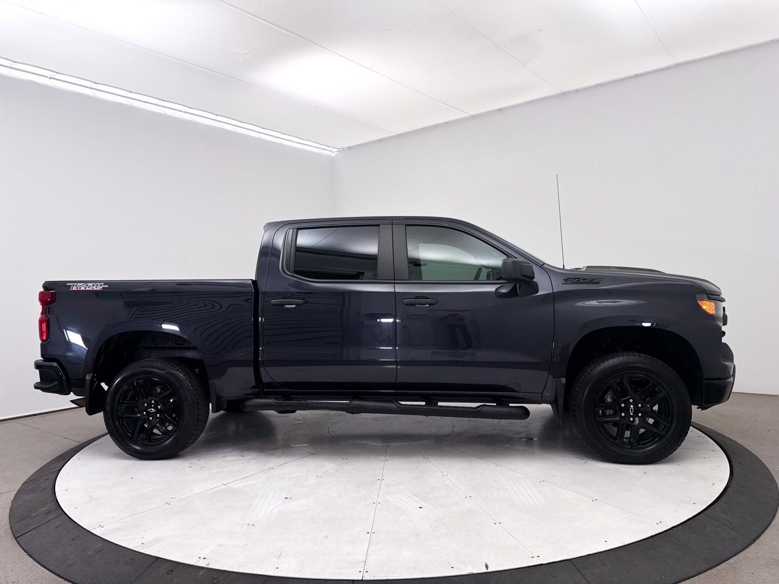 Used 2024 Chevrolet Silverado 1500 Custom Trail Boss w/ Turbomax Blackout Package AWD/4WD image 34