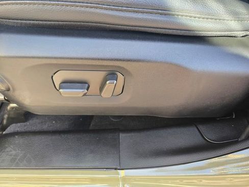 Used 2025 Jeep Gladiator Sport image 13