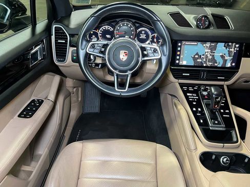 Used 2023 Porsche Cayenne image 36