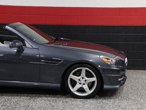 Used 2013 Mercedes-Benz SLK 250 image 6