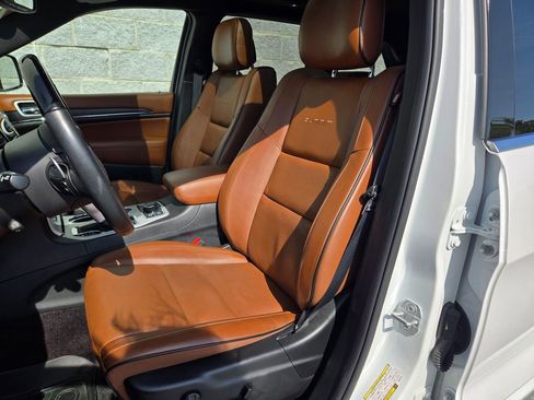 Used 2019 Jeep Grand Cherokee Summit AWD/4WD image 15